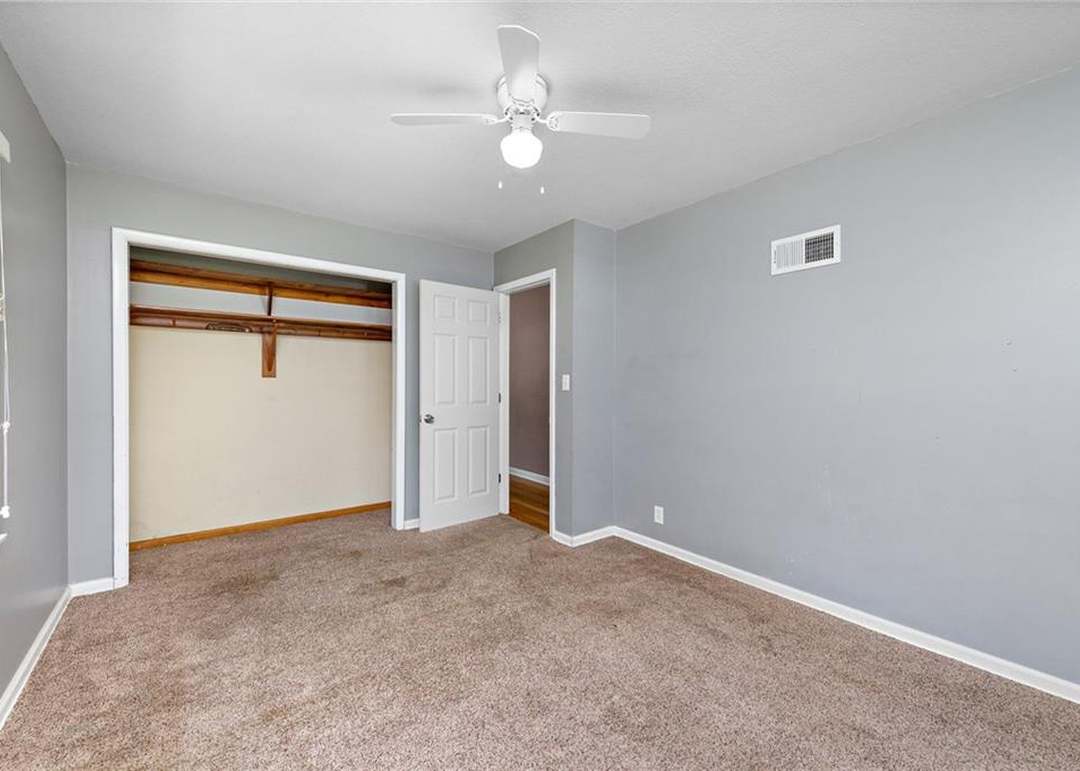802 NE 60th Terrace — photo 21