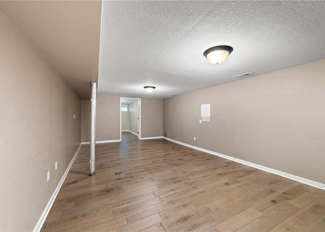 802 NE 60th Terrace — photo 22