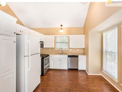 8032 Halsey Street — photo 3