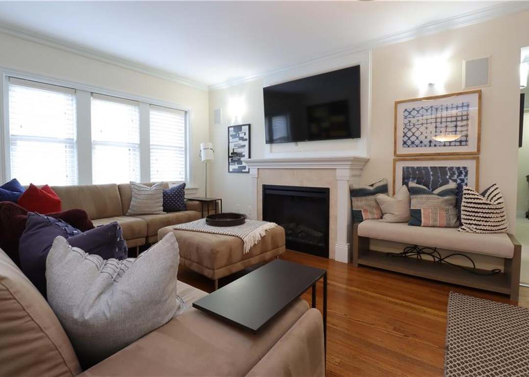 807 W 48TH Street — photo 7