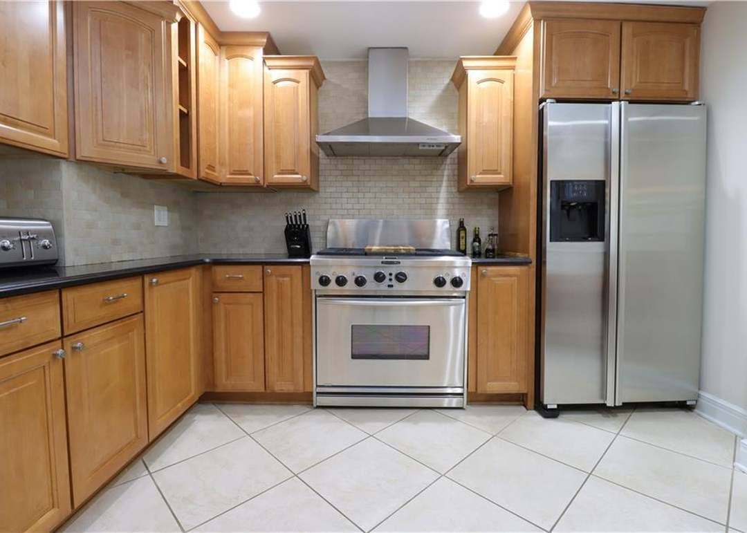 807 W 48TH Street — photo 12