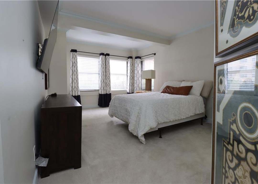 807 W 48TH Street — photo 18