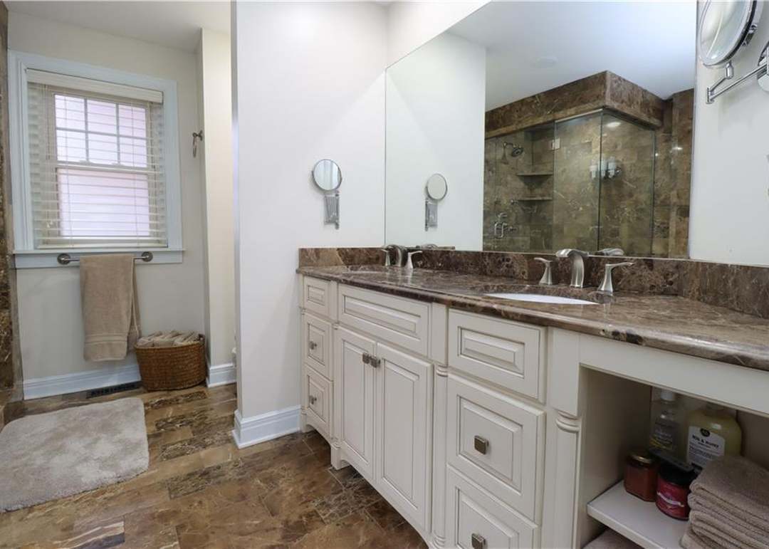 807 W 48TH Street — photo 21