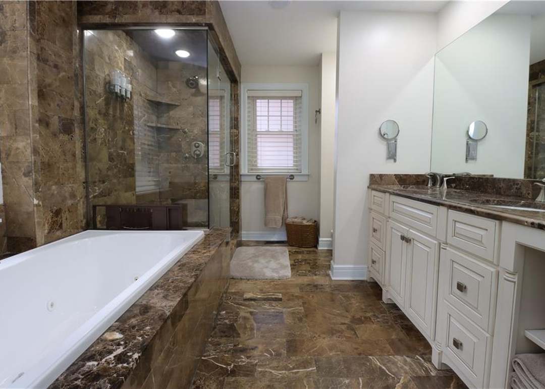 807 W 48TH Street — photo 22