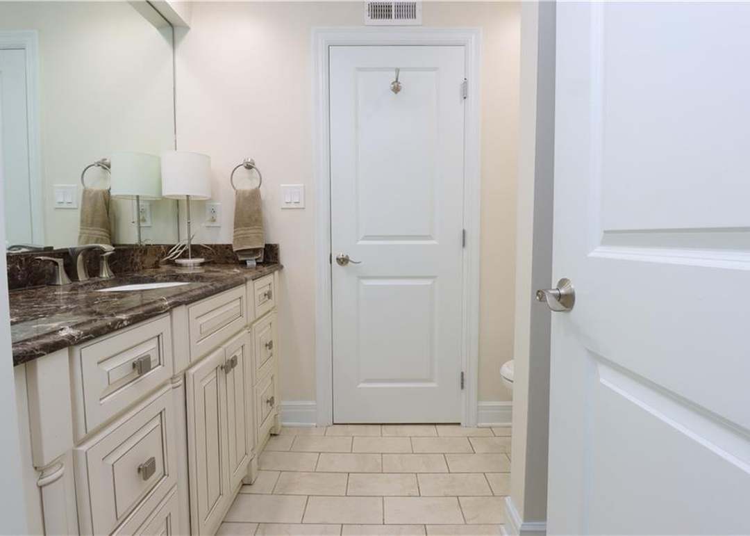 807 W 48TH Street — photo 26