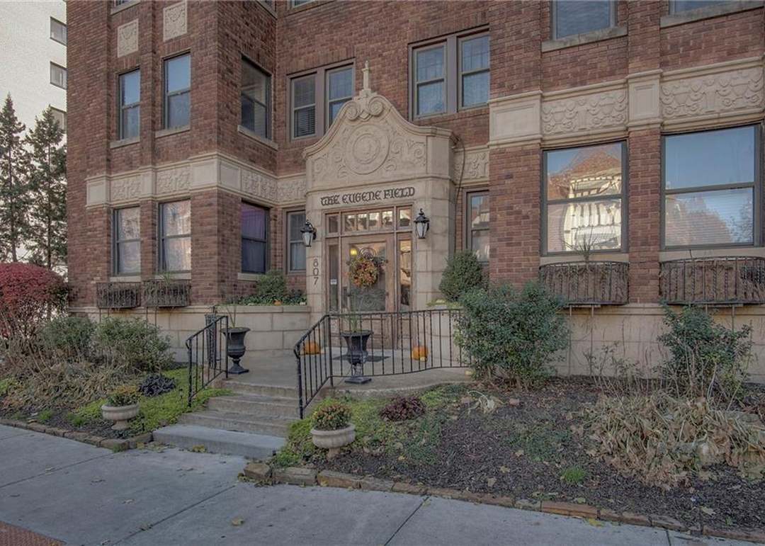 807 W 48th Street — photo 10