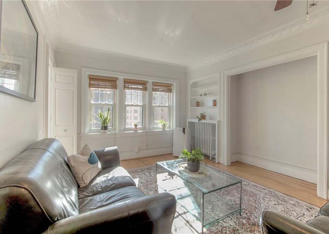 807 W 48th Street — photo 16