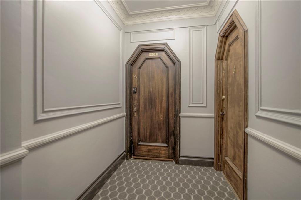 807 W 48th Street — photo 30