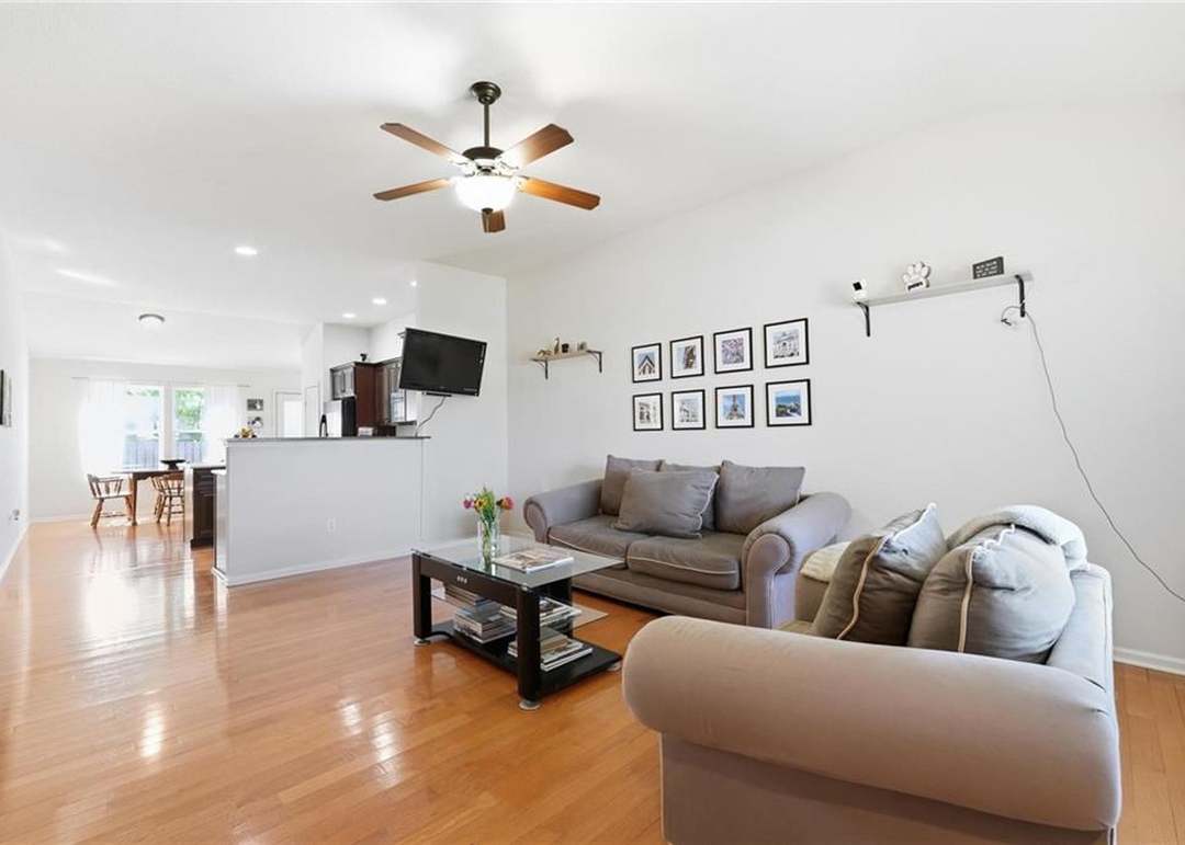 813 Emerson Drive — photo 9