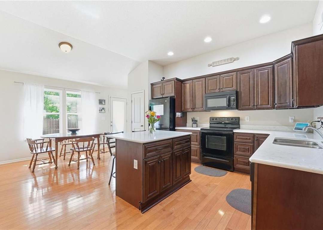 813 Emerson Drive — photo 12