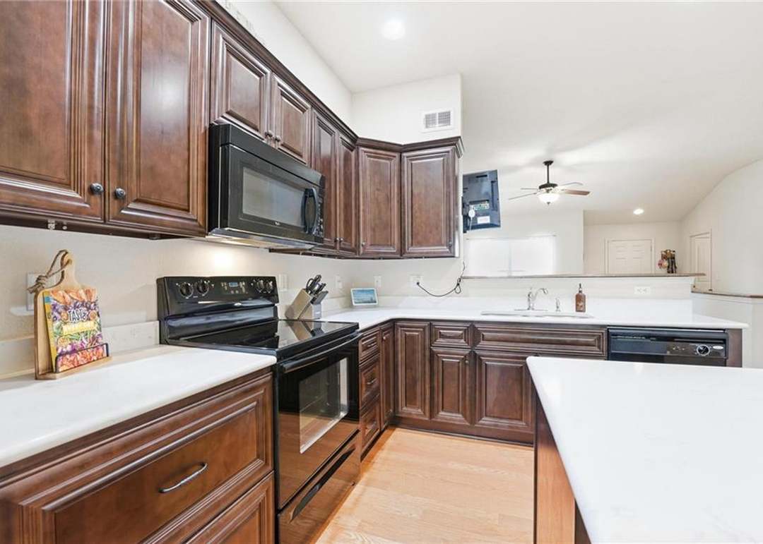 813 Emerson Drive — photo 14
