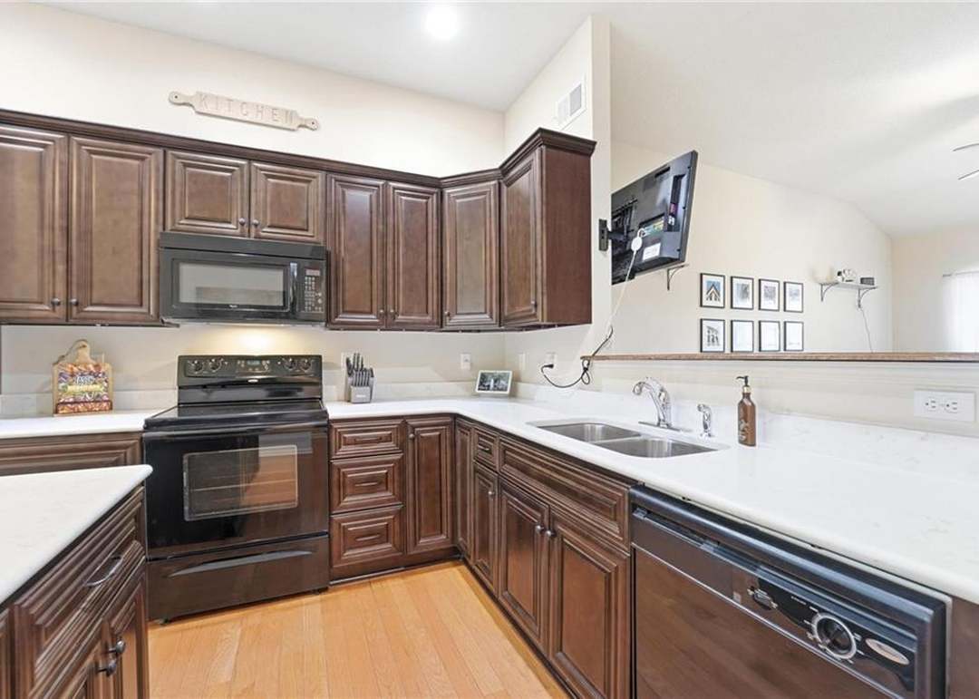 813 Emerson Drive — photo 15