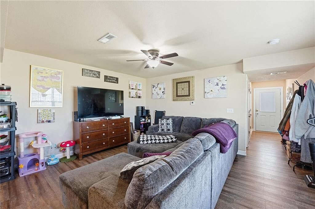 815 Raven Court — photo 4