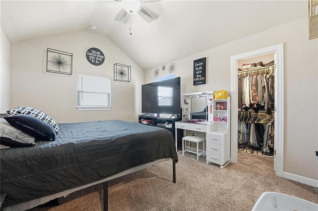 815 Raven Court — photo 9