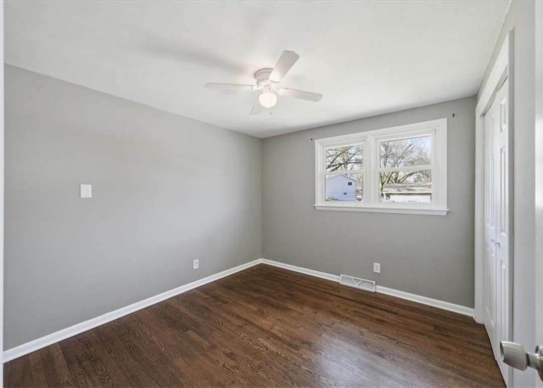 818 N 84 Drive — photo 15