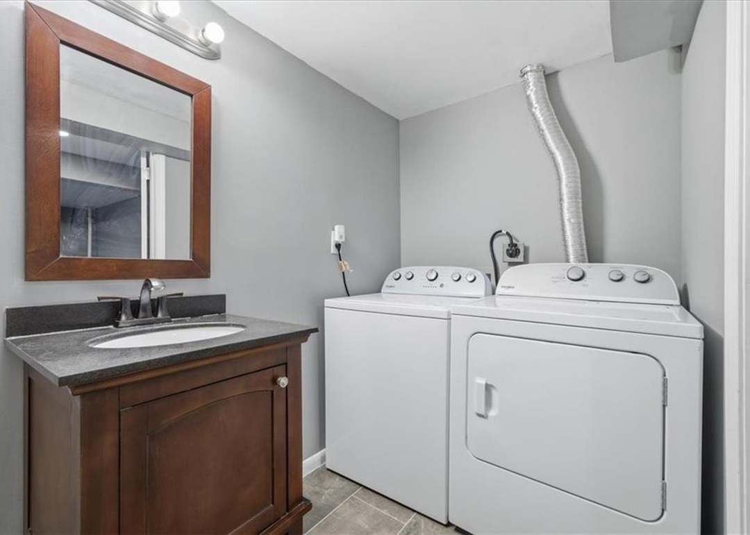 818 N 84 Drive — photo 21