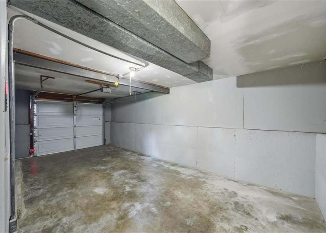 818 N 84 Drive — photo 22
