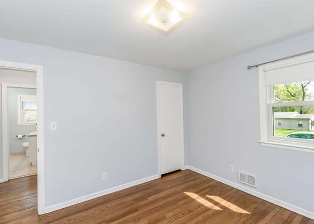 8207 Locust Street — photo 5
