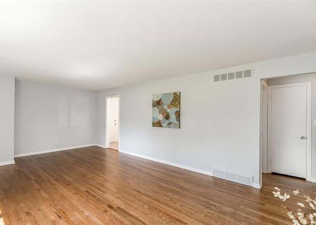 8207 Locust Street — photo 6