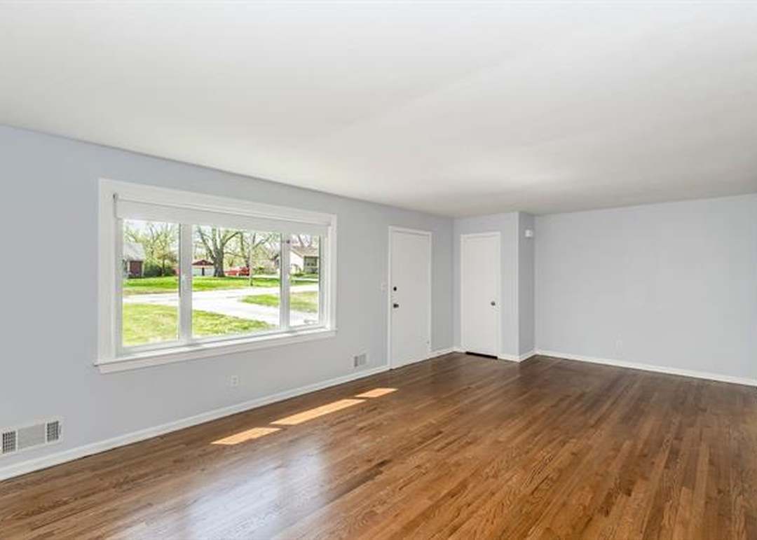 8207 Locust Street — photo 8