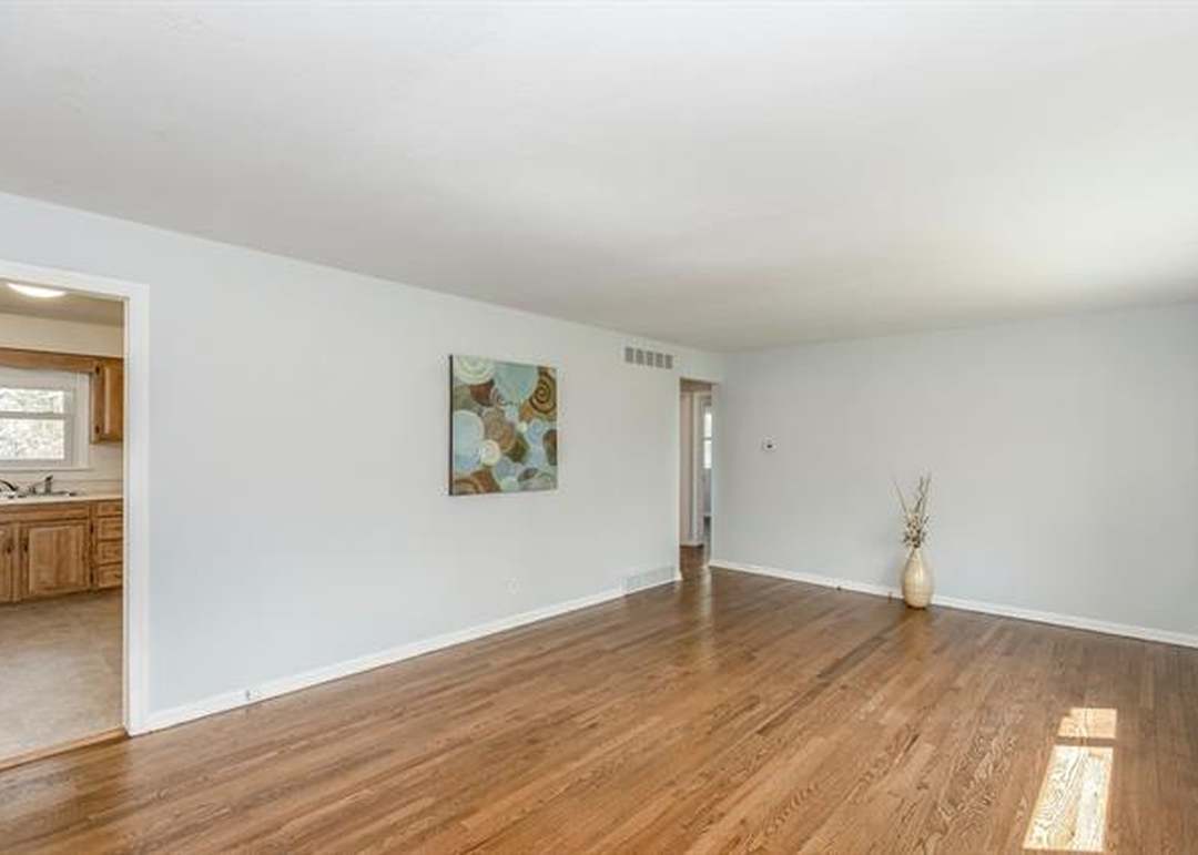 8207 Locust Street — photo 9