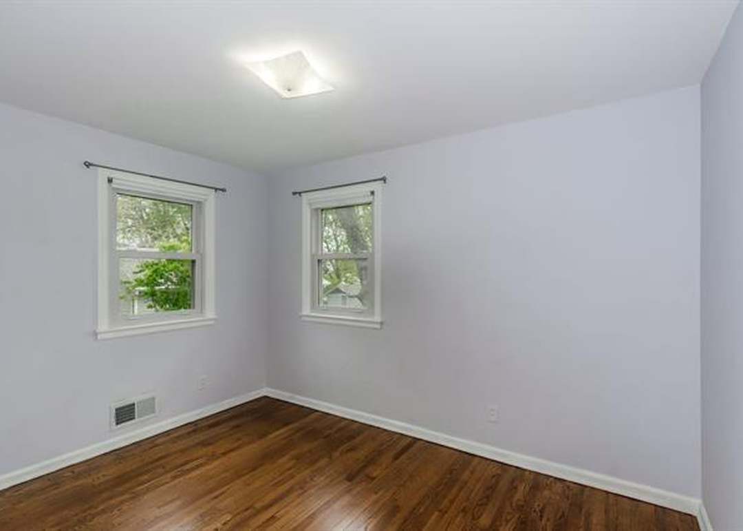 8207 Locust Street — photo 15