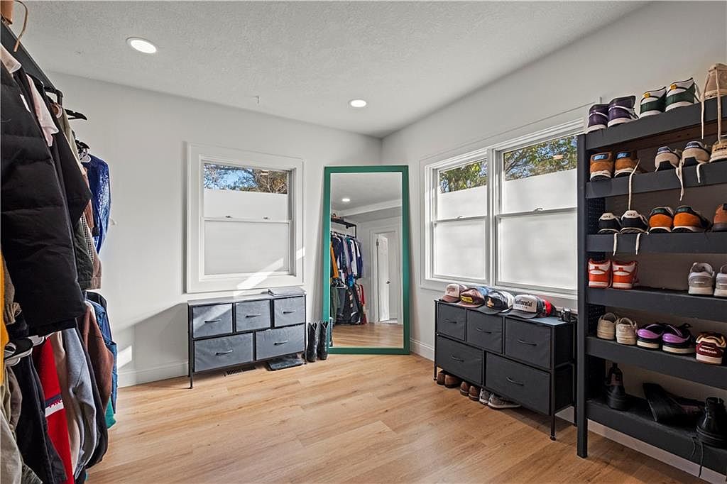 8213 W 54th Terrace — photo 29