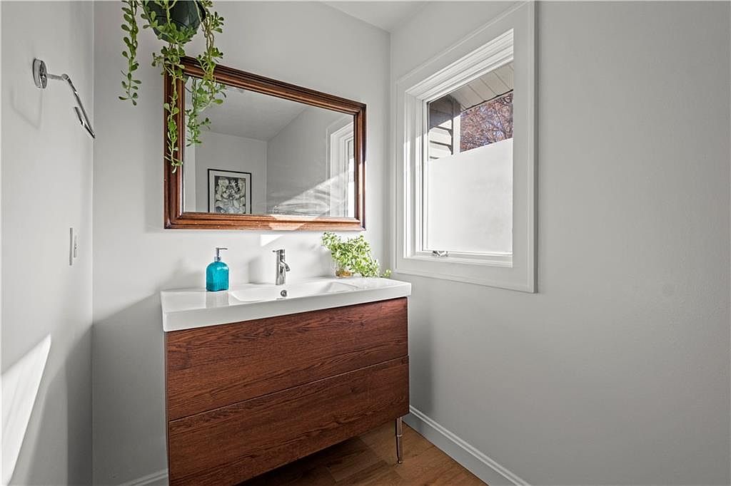 8213 W 54th Terrace — photo 34