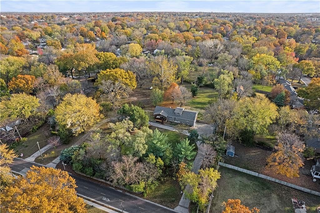 8213 W 54th Terrace — photo 49