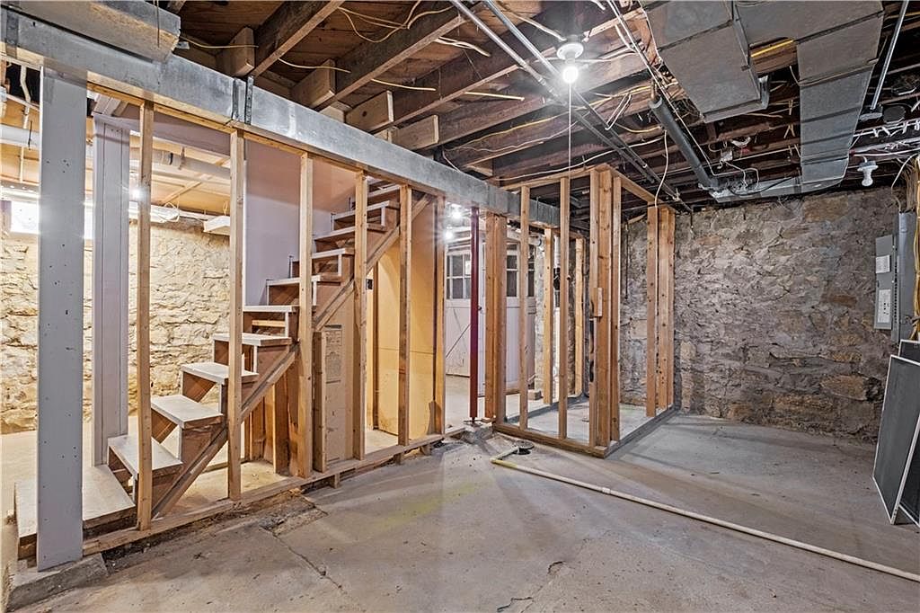8213 W 54th Terrace — photo 54
