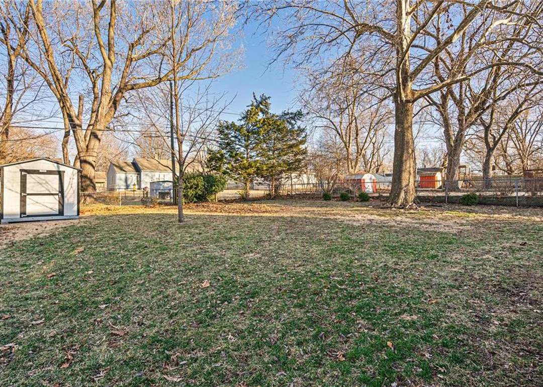 8317 Belleview Avenue — photo 23