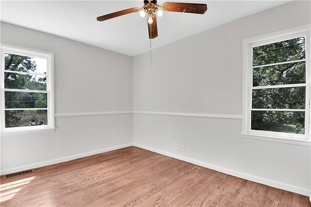 8319 W 77th Street — photo 8