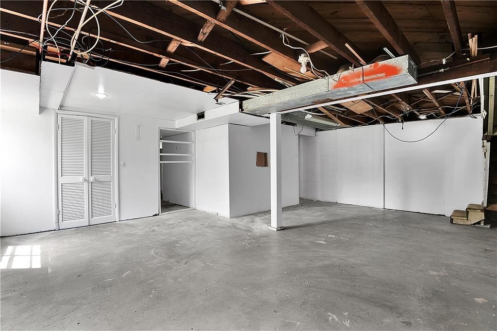 8319 W 77th Street — photo 18