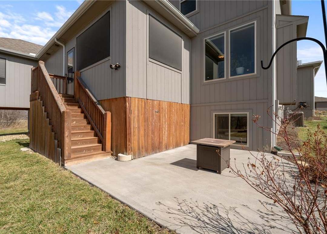 8328 Valley Spring Drive — photo 5