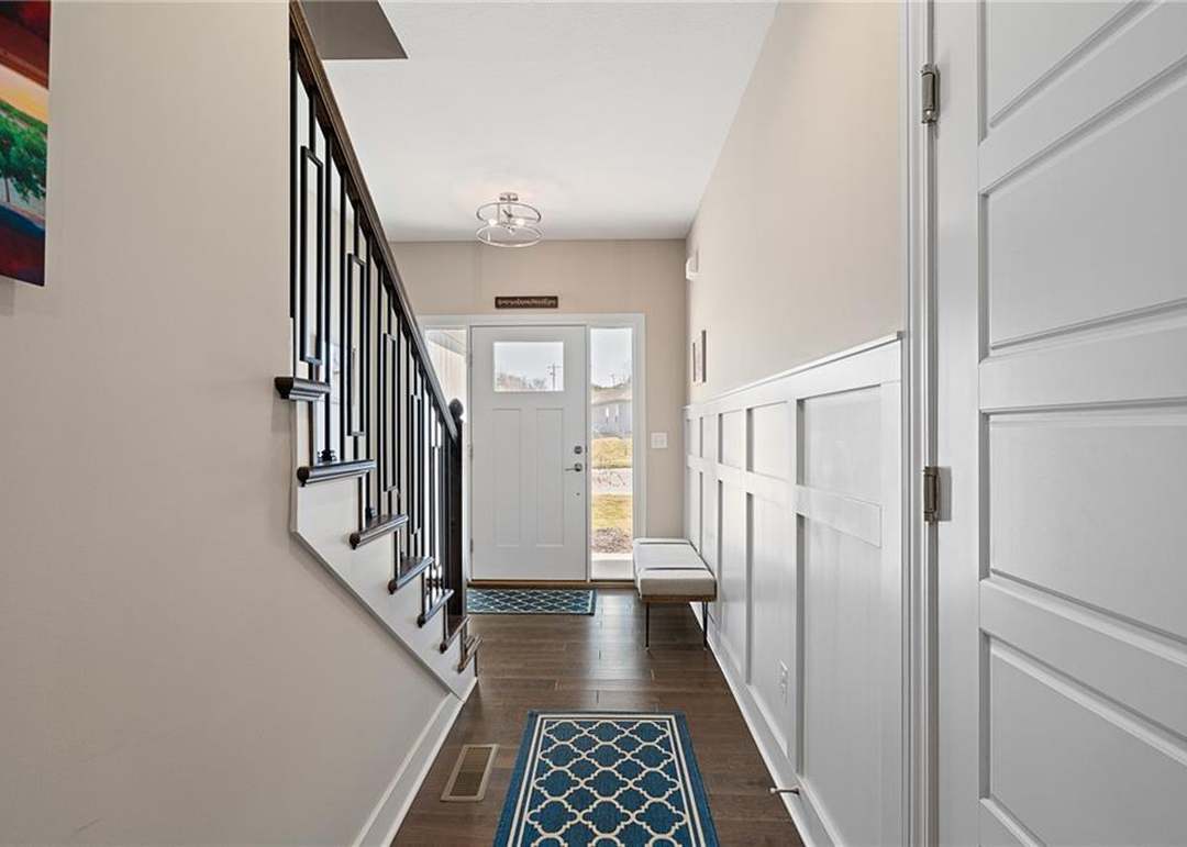 8328 Valley Spring Drive — photo 8