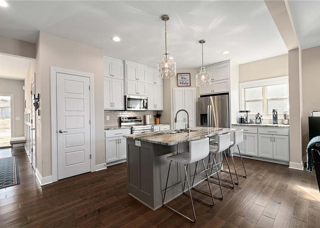 8328 Valley Spring Drive — photo 9