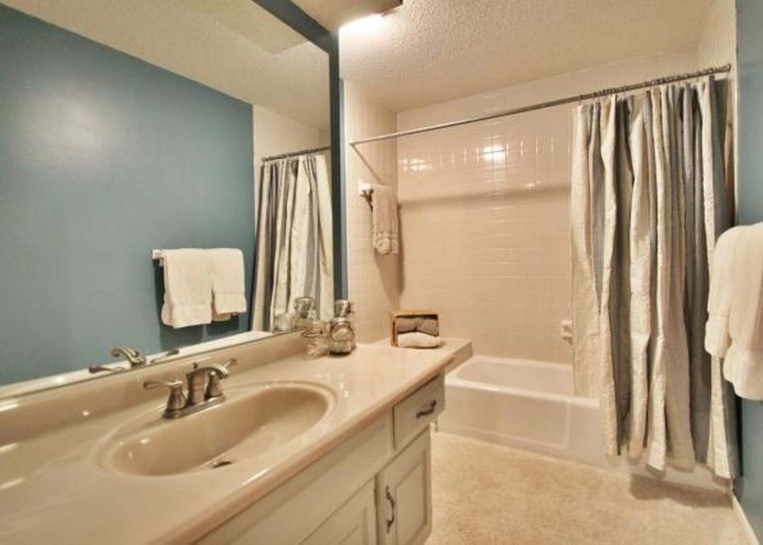 8333 GREENWOOD CIRCLE — photo 5