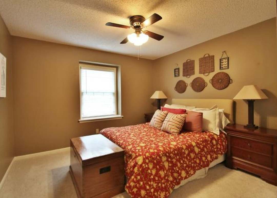 8333 GREENWOOD CIRCLE — photo 12