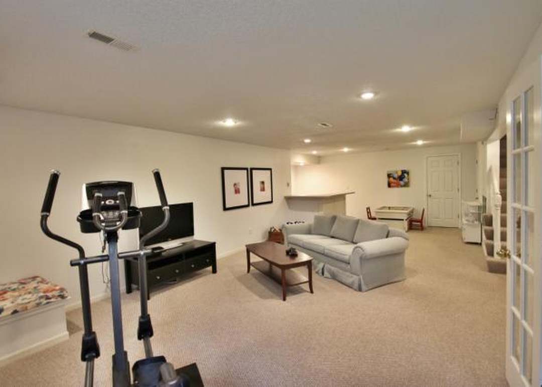 8333 GREENWOOD CIRCLE — photo 17