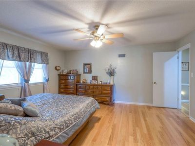 8333 Maywood Avenue — photo 32