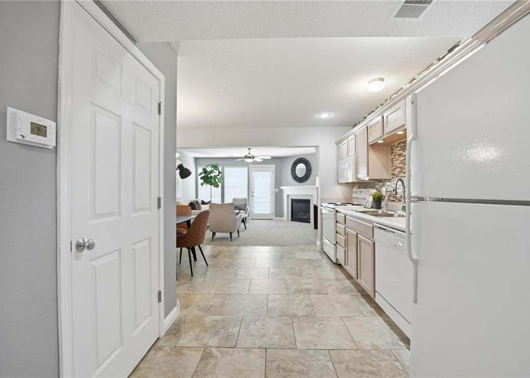 8335 N Kensington Avenue — photo 8