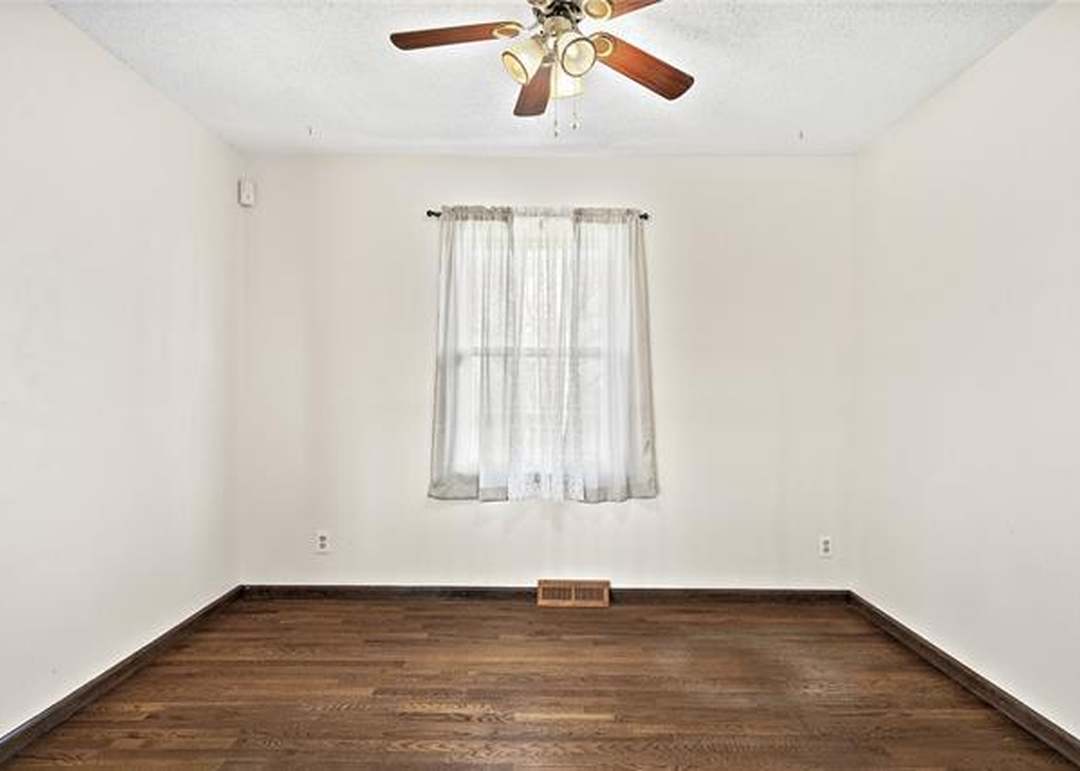 843 S 76th Street — photo 2