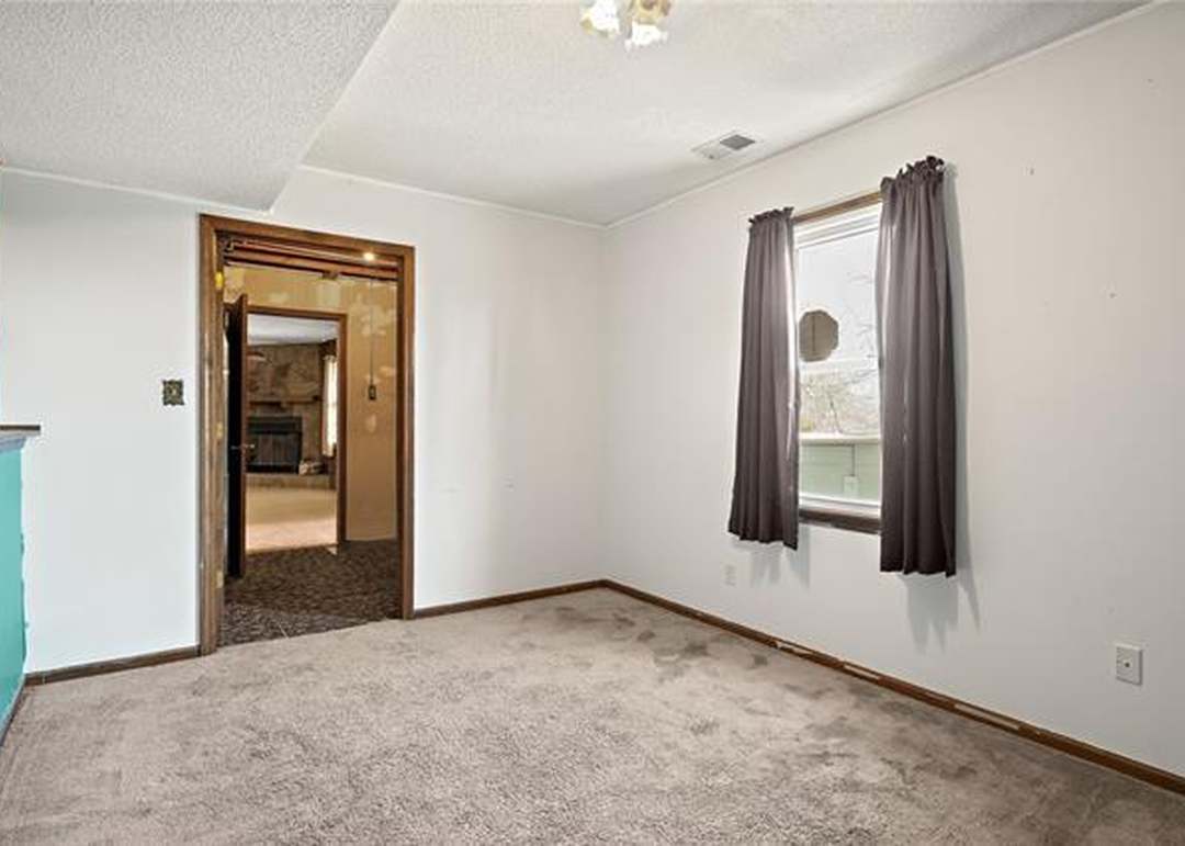 843 S 76th Street — photo 35