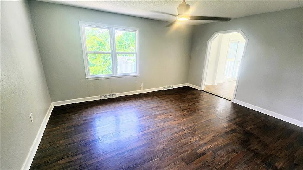 8430 OAK Street — photo 6