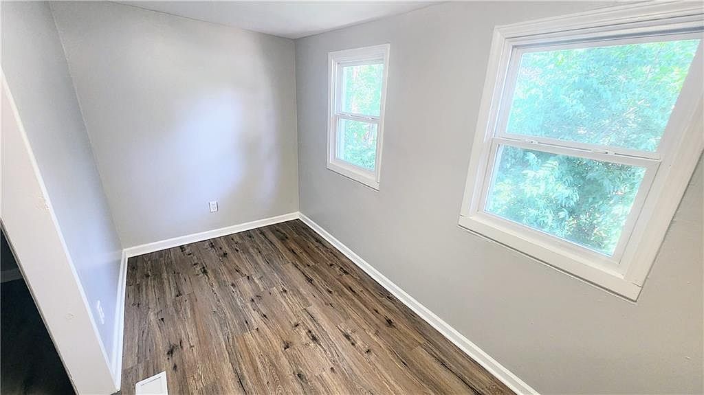 8430 OAK Street — photo 8
