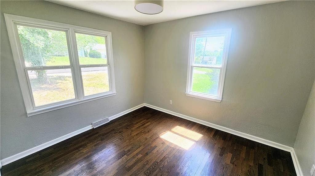 8430 OAK Street — photo 11