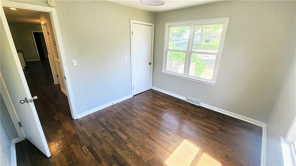 8430 OAK Street — photo 12