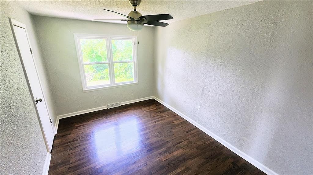 8430 OAK Street — photo 14