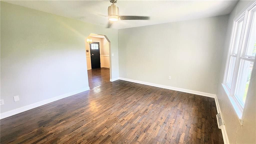 8430 OAK Street — photo 17