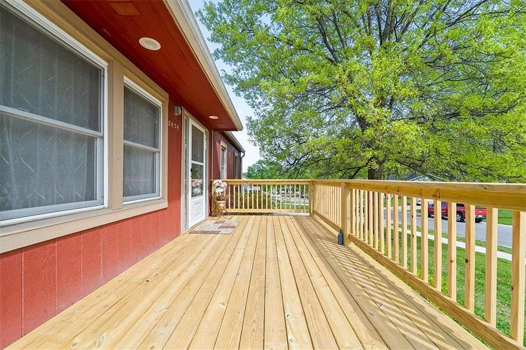 8434 Sandusky Avenue — photo 5